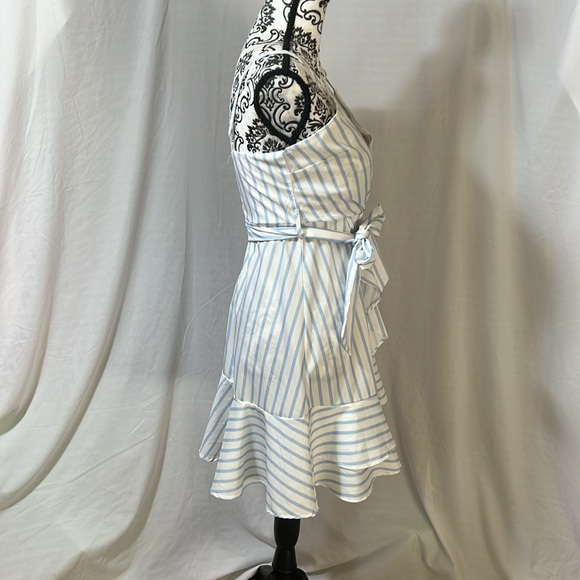 Adorable blue and white dress - Picture 3 of 7